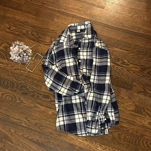 Soft women’s blue and white flannel